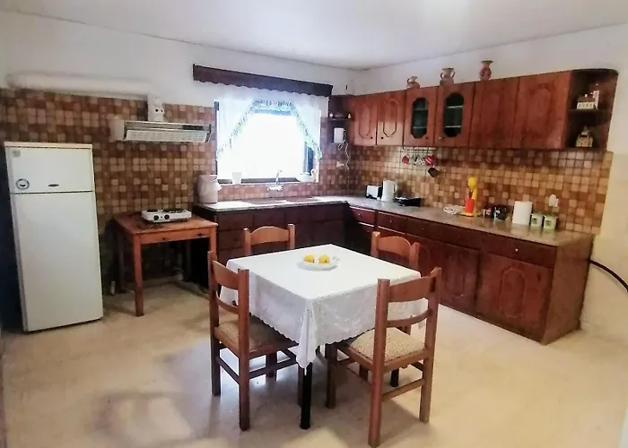 5pax Big Ground Floor Apartment Kyparissia